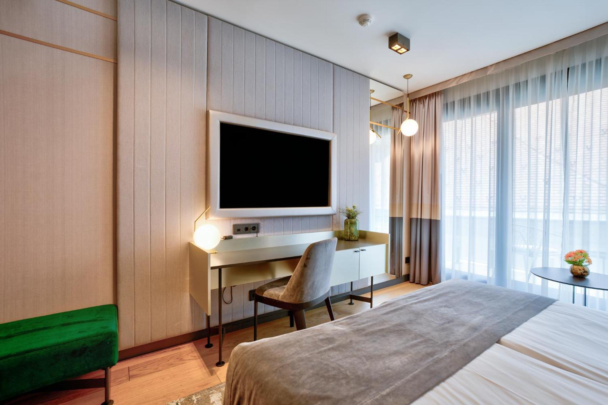 Emerald Downtown Luxury Suites By Continental Group Budapest Ngoại thất bức ảnh